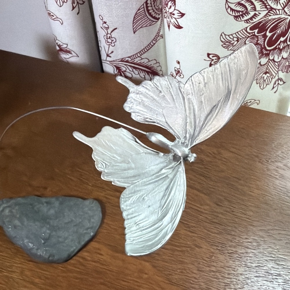 Vintage Hudson Pewter Floating Butterfly Figurine Wire Suspended Metal Base - Picture 3 of 10